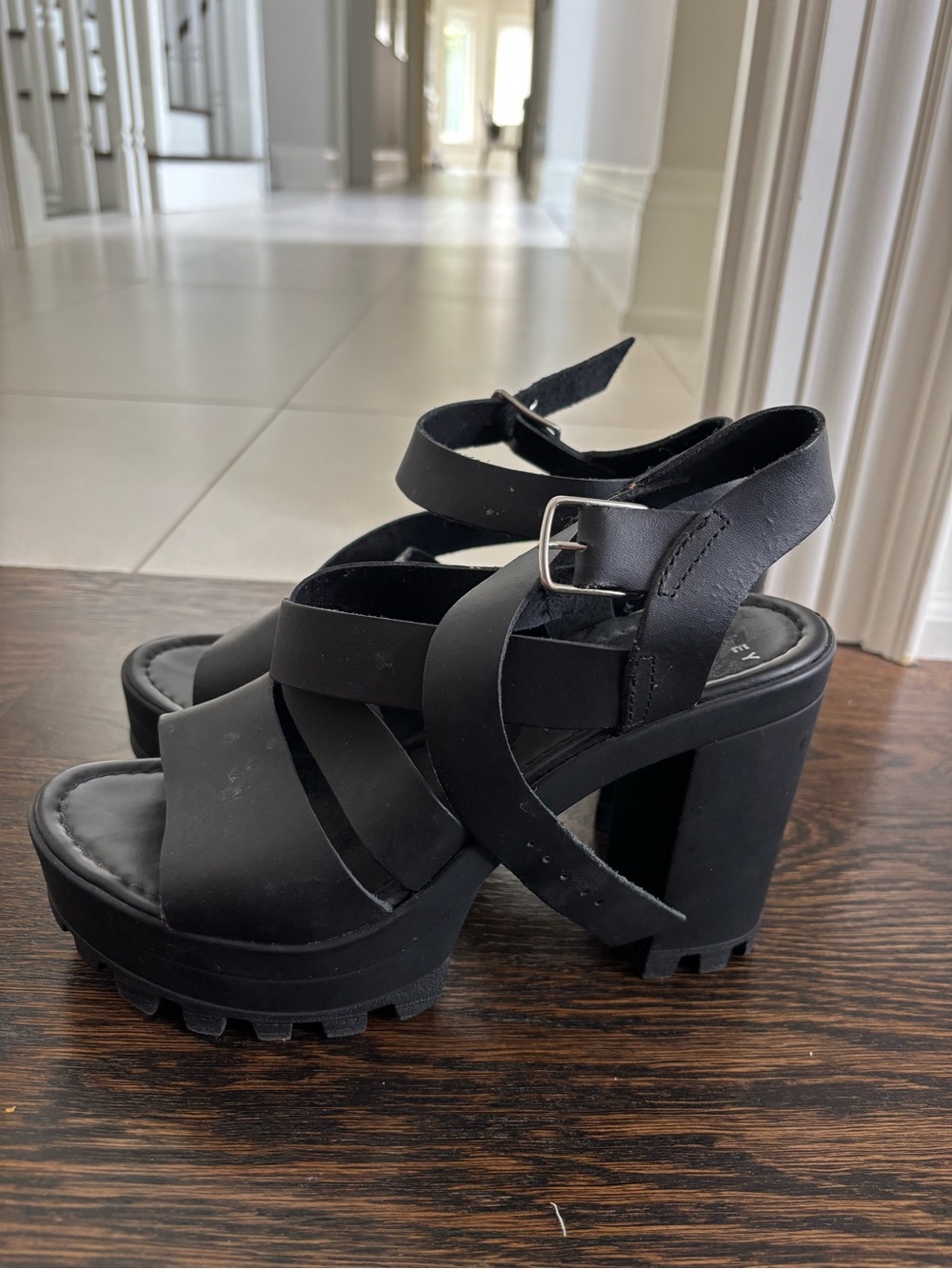 Women's Black Strappy Platform Heeled Sandals